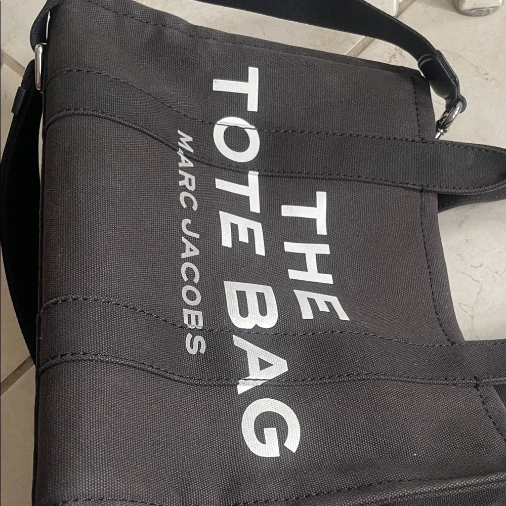 Marc Jacobs Black Canvas 'The Tote Bag' with White Logo - Picture 8 of 12